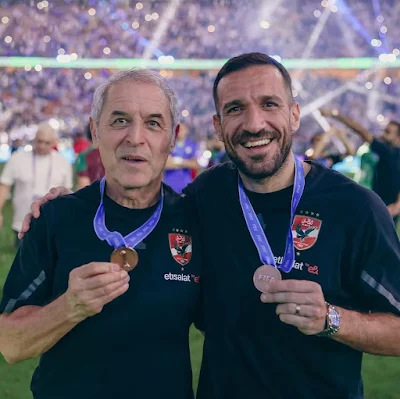 صور علي معلول مع المدير الفني كولر صور علي معلول مع المدير الفني كولر