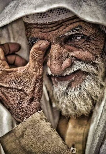 صورة رجل كبير في السن صورة رجل كبير في السن
