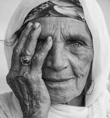 صور رمزيات نساء كبار في السن صور رمزيات نساء كبار في السن